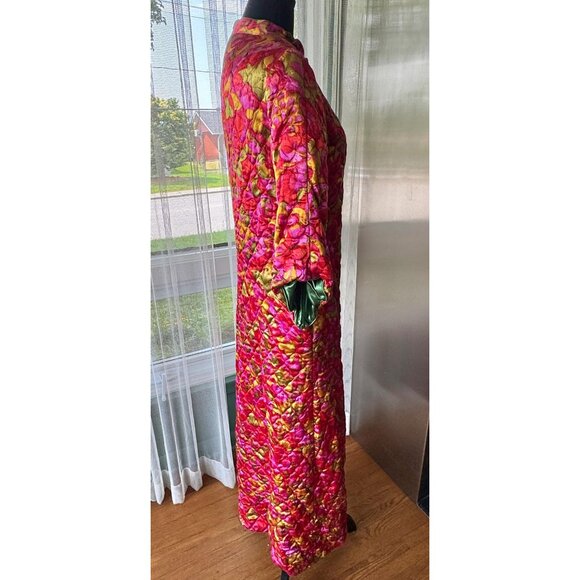 Vintage 1970s robe, hot pink, emerald, orange floral, quilted, tulip bell sleeve - Picture 6 of 10